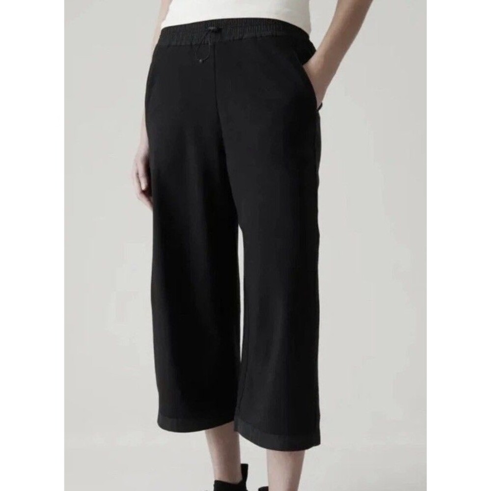 ATHLETA Black Triumph Hybrid Wide Leg Crop Cargo Pants Pockets Elastic Waist XS
